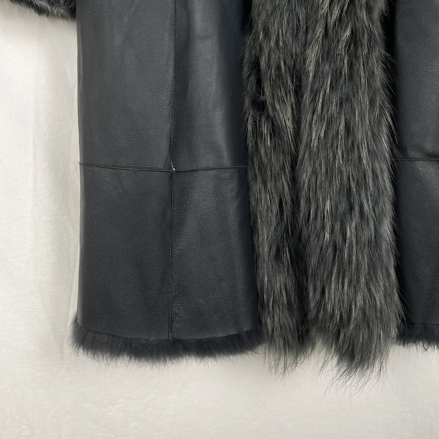 Ritsuko Shirahama Rabbit Fur Coat - Image 4