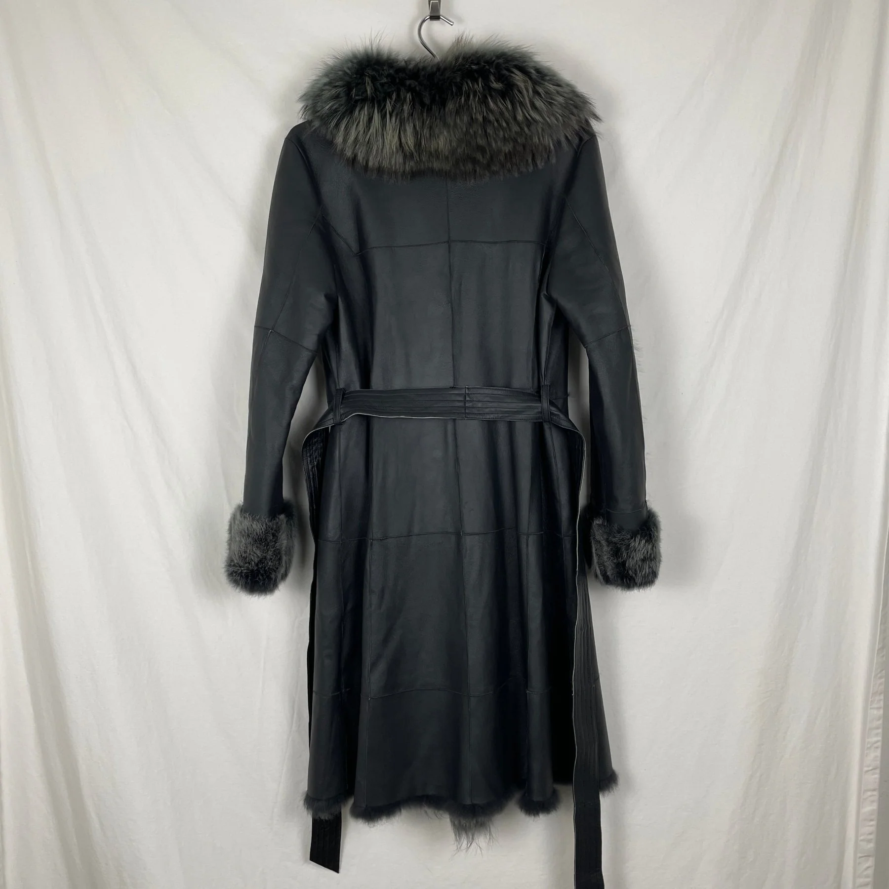 Ritsuko Shirahama Rabbit Fur Coat - Image 5
