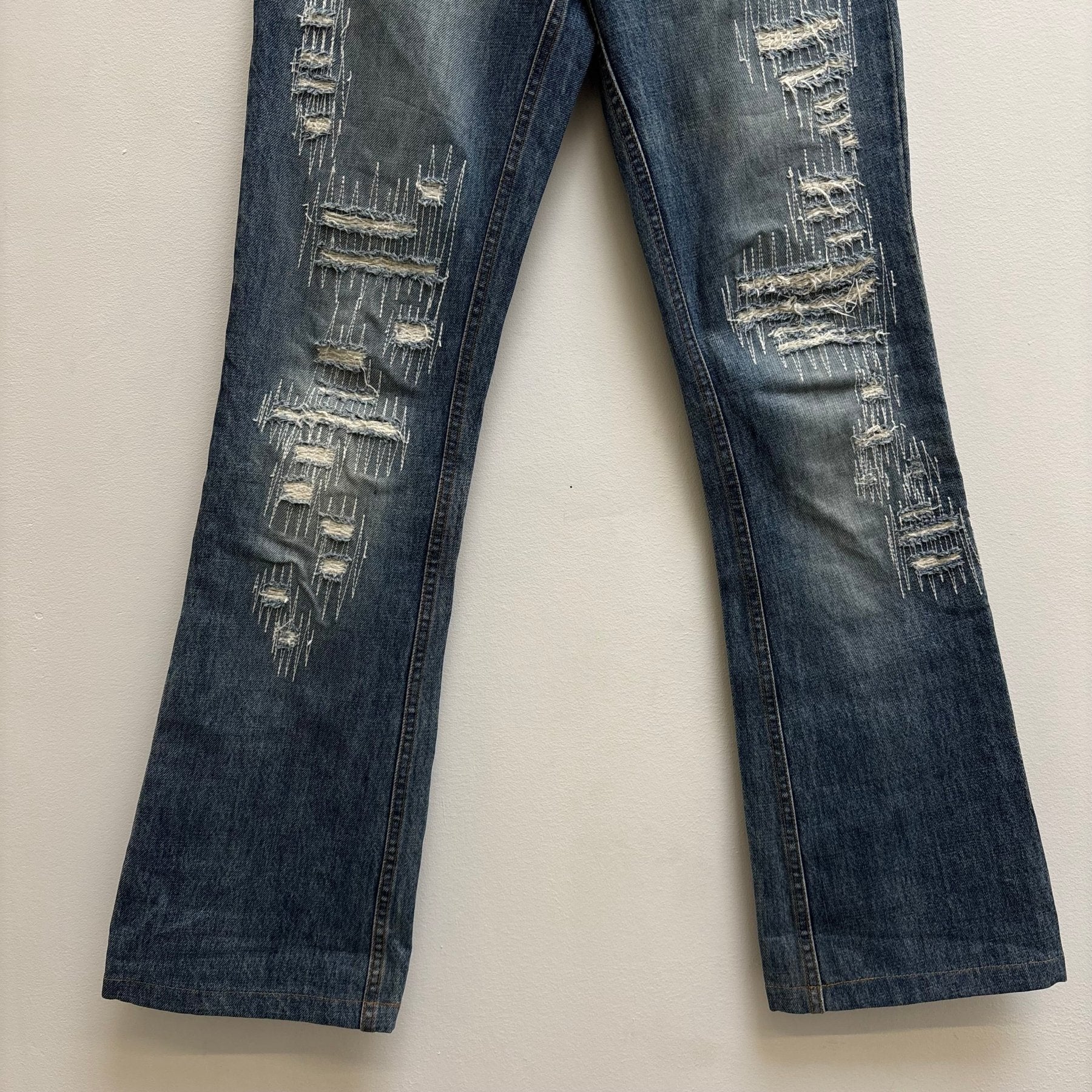 00s Shellac Rip & Repair Jeans - Image 4