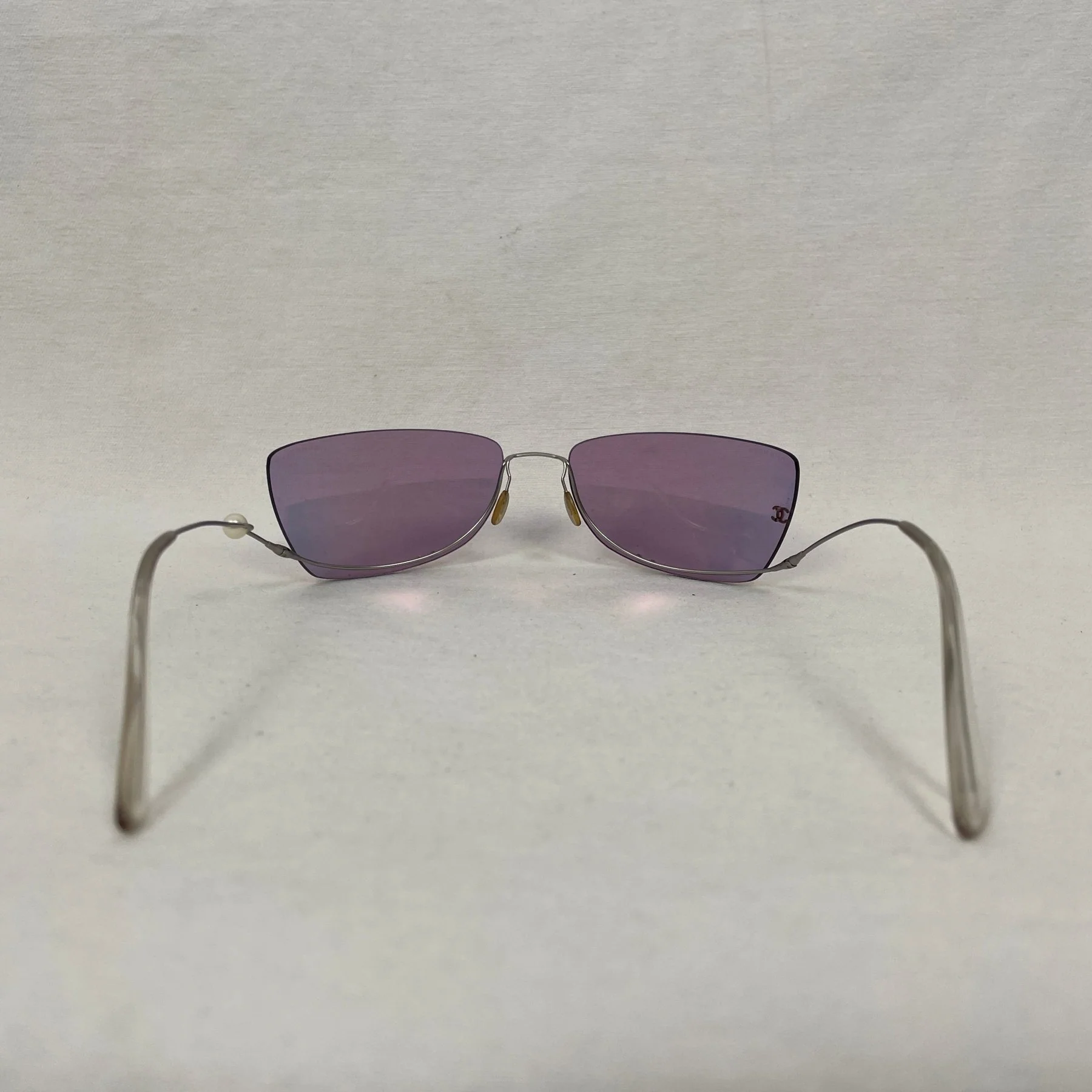 SS02 Chanel Pearl Sunglasses - Image 3
