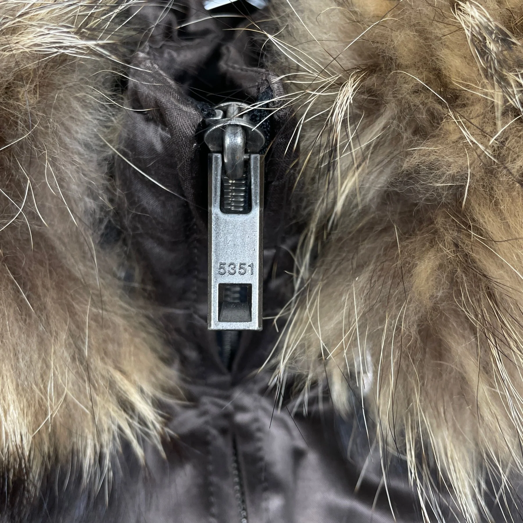 5351 Pour Les Hommes Rabbit Fur Cropped Jacket - Image 4