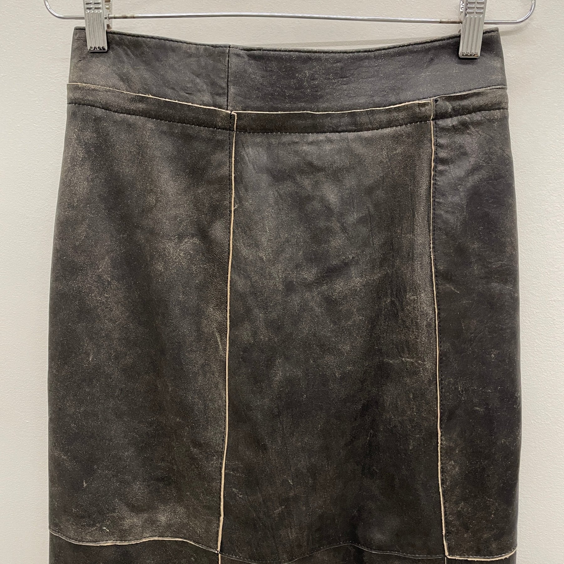 Vent Couvert Leather Buckle Skirt - Image 6