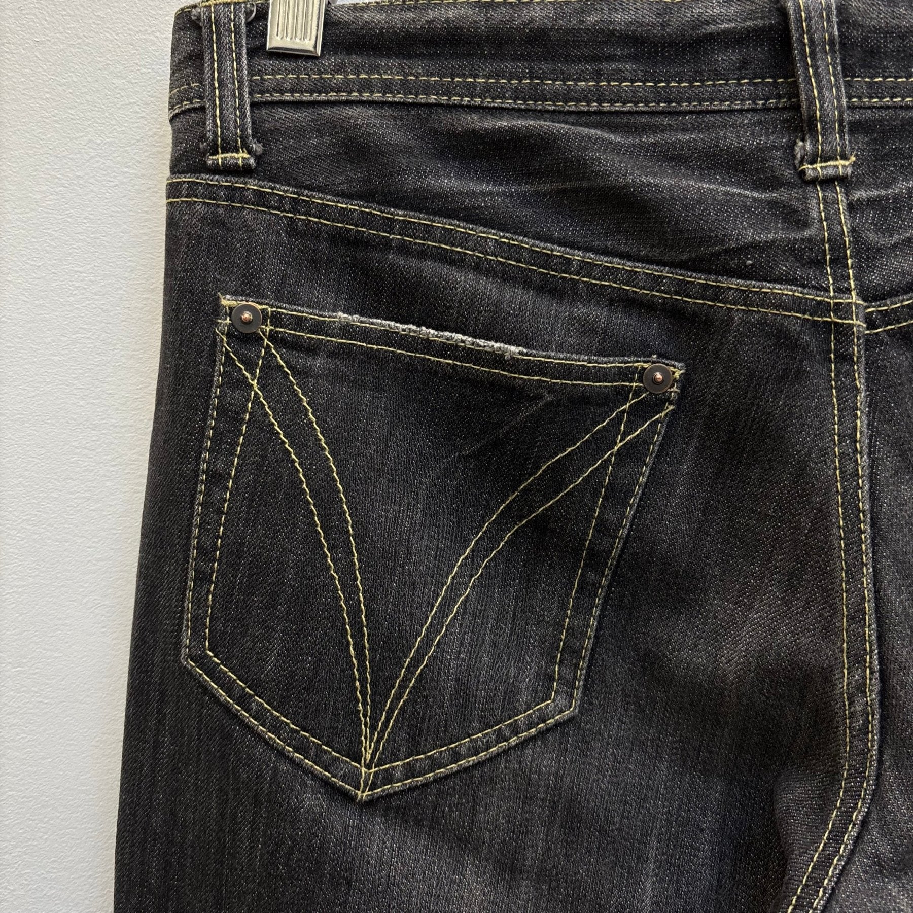Tête Homme Acid Wash Distressed Denim Jeans - Image 11