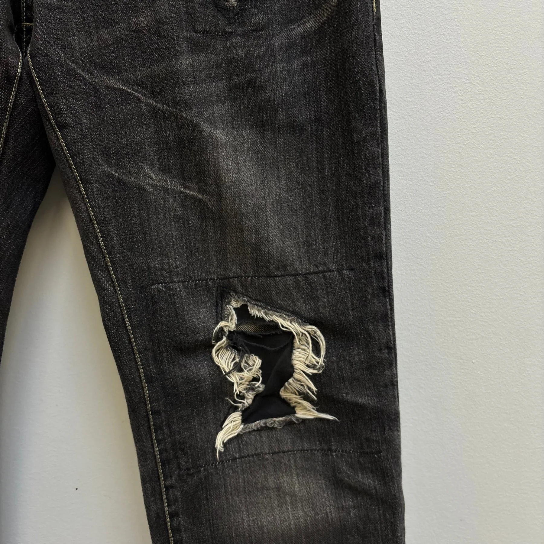 Tête Homme Acid Wash Distressed Denim Jeans - Image 6