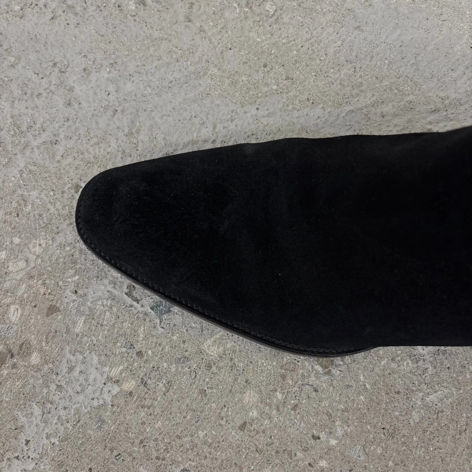 Yves Saint Laurent Wyatt Suede Chelsea Boots - Image 7