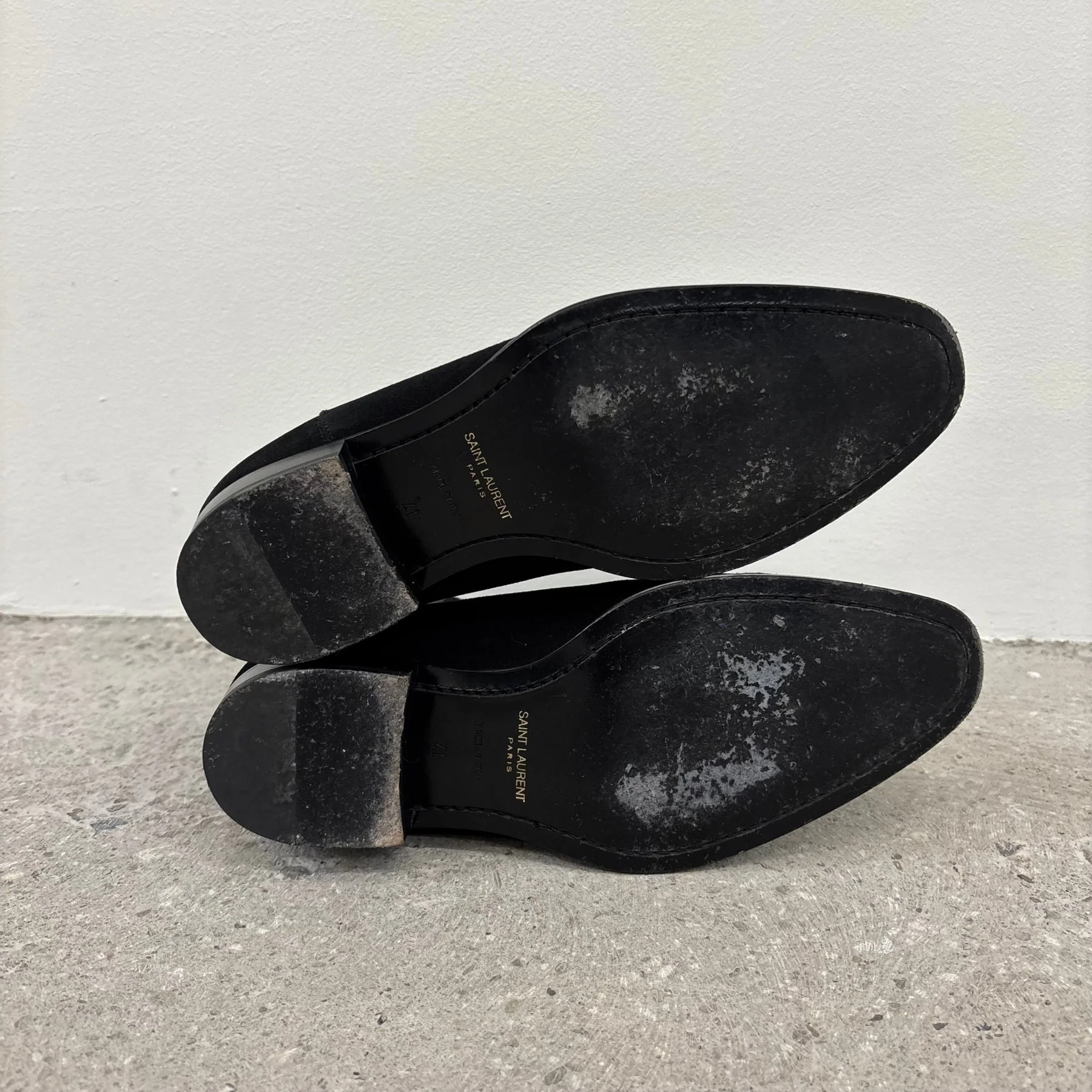 Yves Saint Laurent Wyatt Suede Chelsea Boots - Image 8